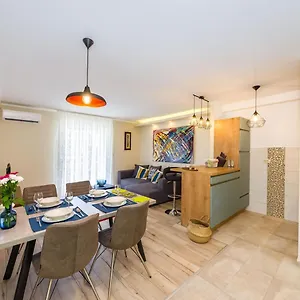  Apartament Ema 2br Apt. In Old Town Centre
